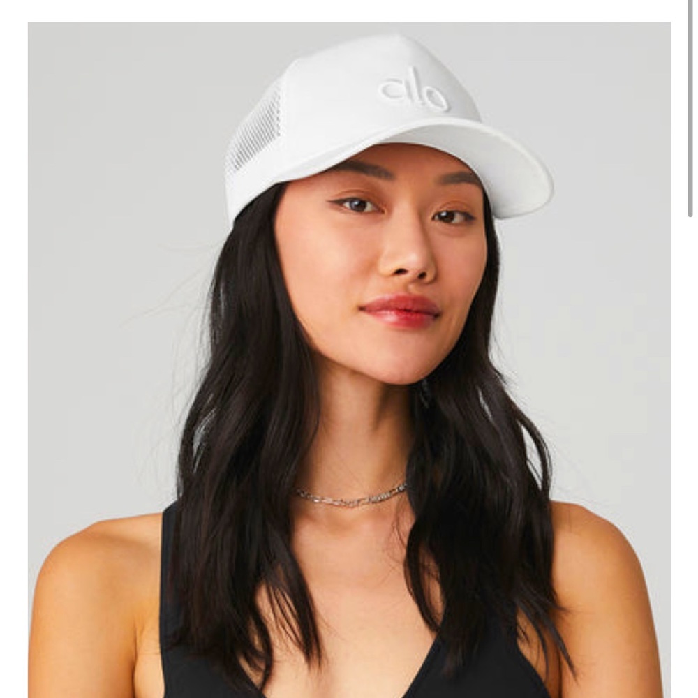 Alo unisex trucker hat